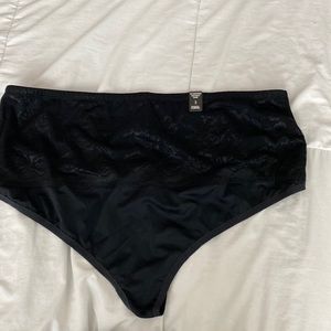 NWT. Torrid 360 Smooth High Waist Thong. Size: 3. Black